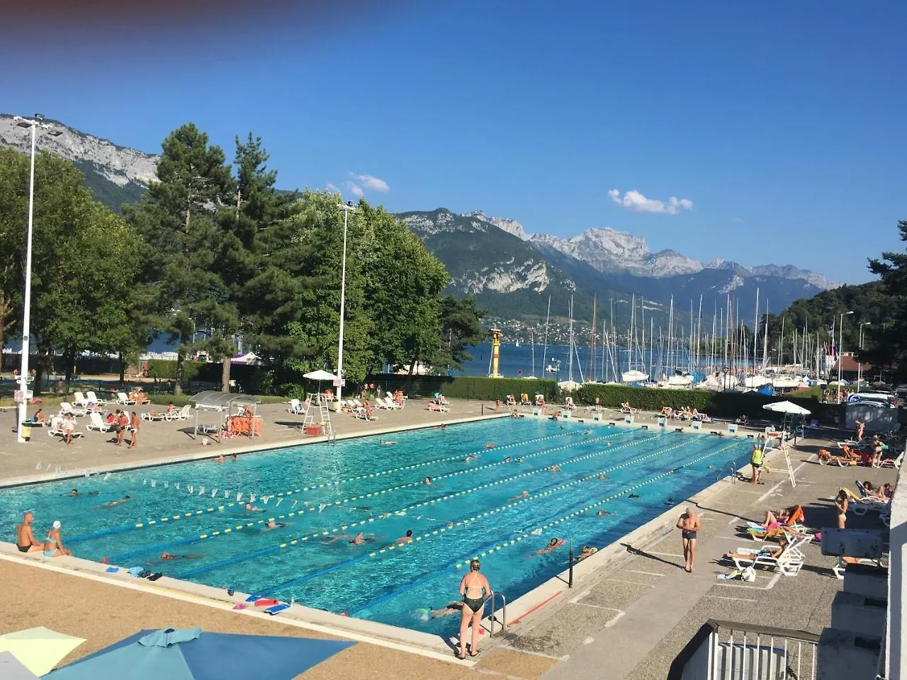 Carpe Diem Annecy 0*,  France